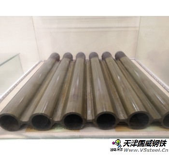 三期水冷壁2根排管/Φ45x6 內(nèi)螺紋 20G 長度6米/組（相當于折算成單根就是12米），節(jié)距57mm，鰭片用Q235，厚度為6mm鋼板焊接，見附件示意圖；